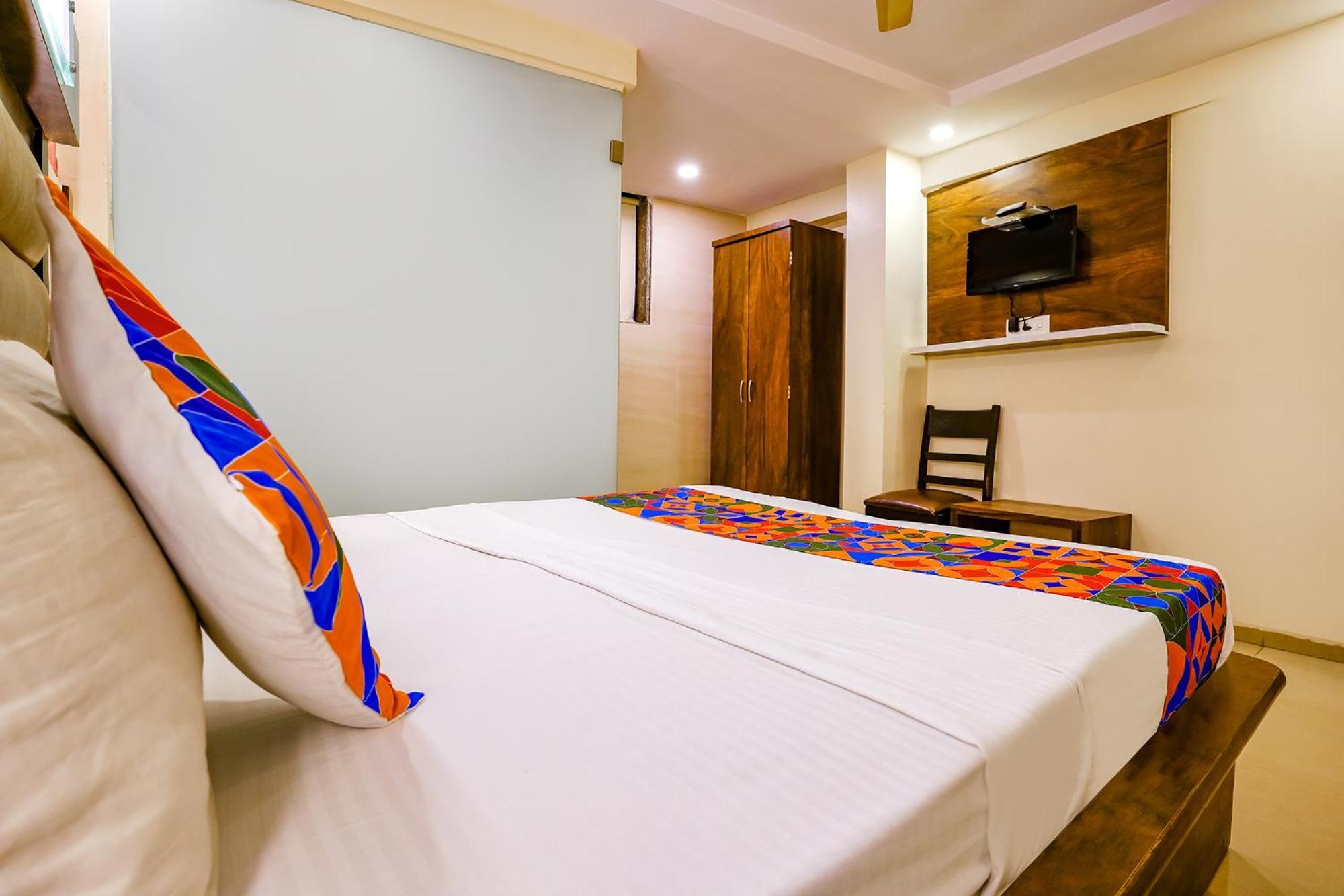 Hotel Naivedhya By Kwality Inn ธาเน ภายนอก รูปภาพ