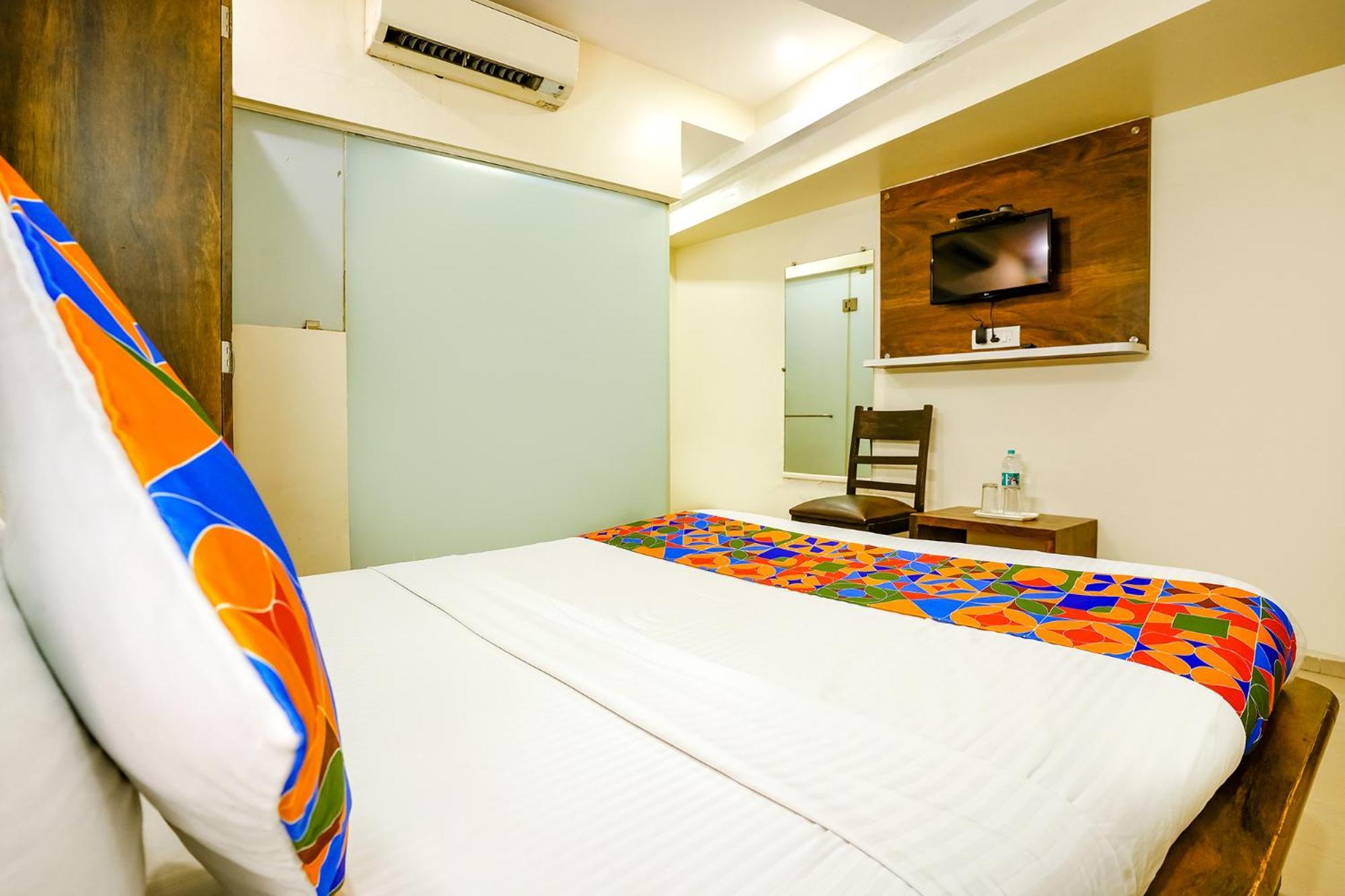 Hotel Naivedhya By Kwality Inn ธาเน ภายนอก รูปภาพ