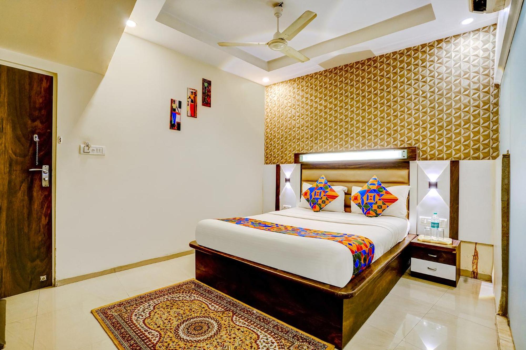 Hotel Naivedhya By Kwality Inn ธาเน ภายนอก รูปภาพ