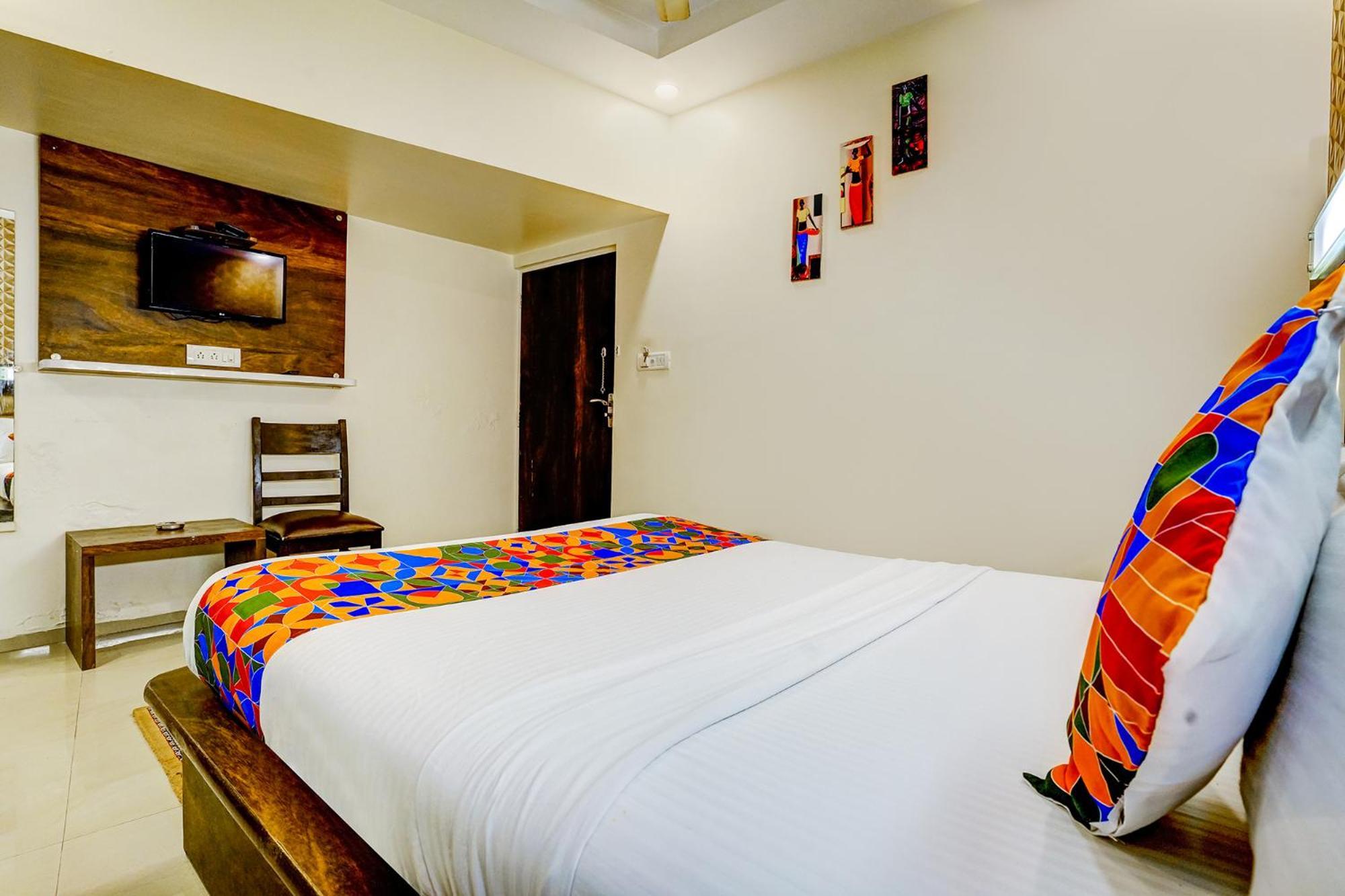 Hotel Naivedhya By Kwality Inn ธาเน ภายนอก รูปภาพ