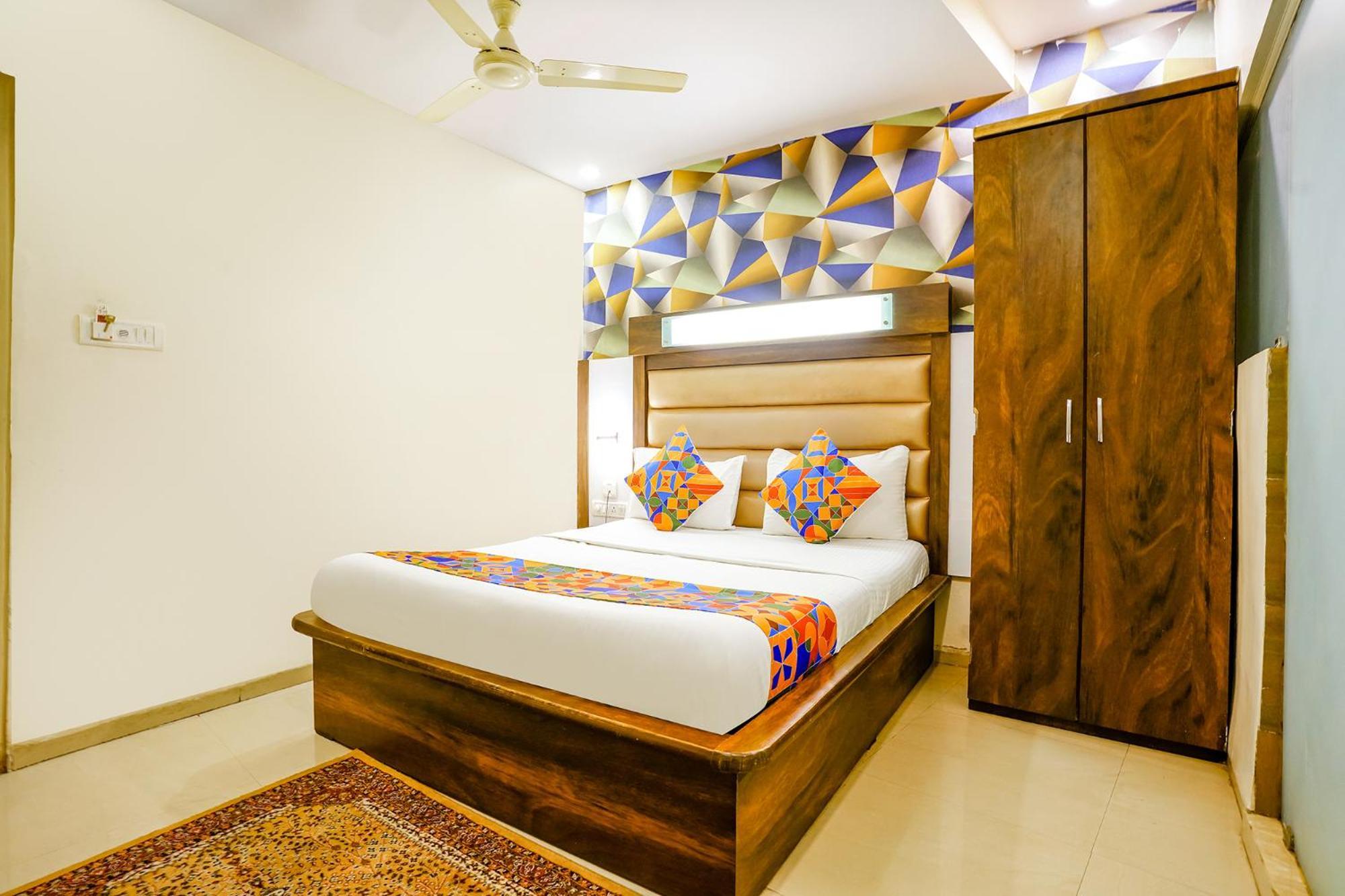 Hotel Naivedhya By Kwality Inn ธาเน ภายนอก รูปภาพ