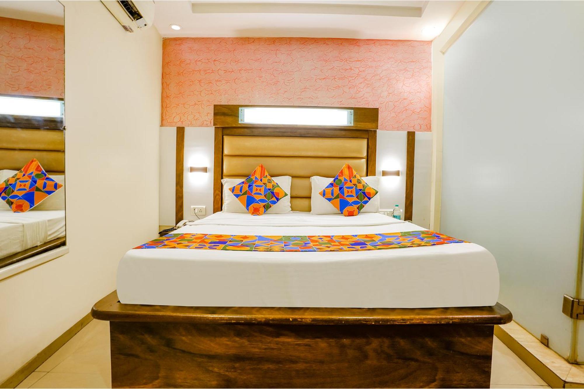 Hotel Naivedhya By Kwality Inn ธาเน ภายนอก รูปภาพ