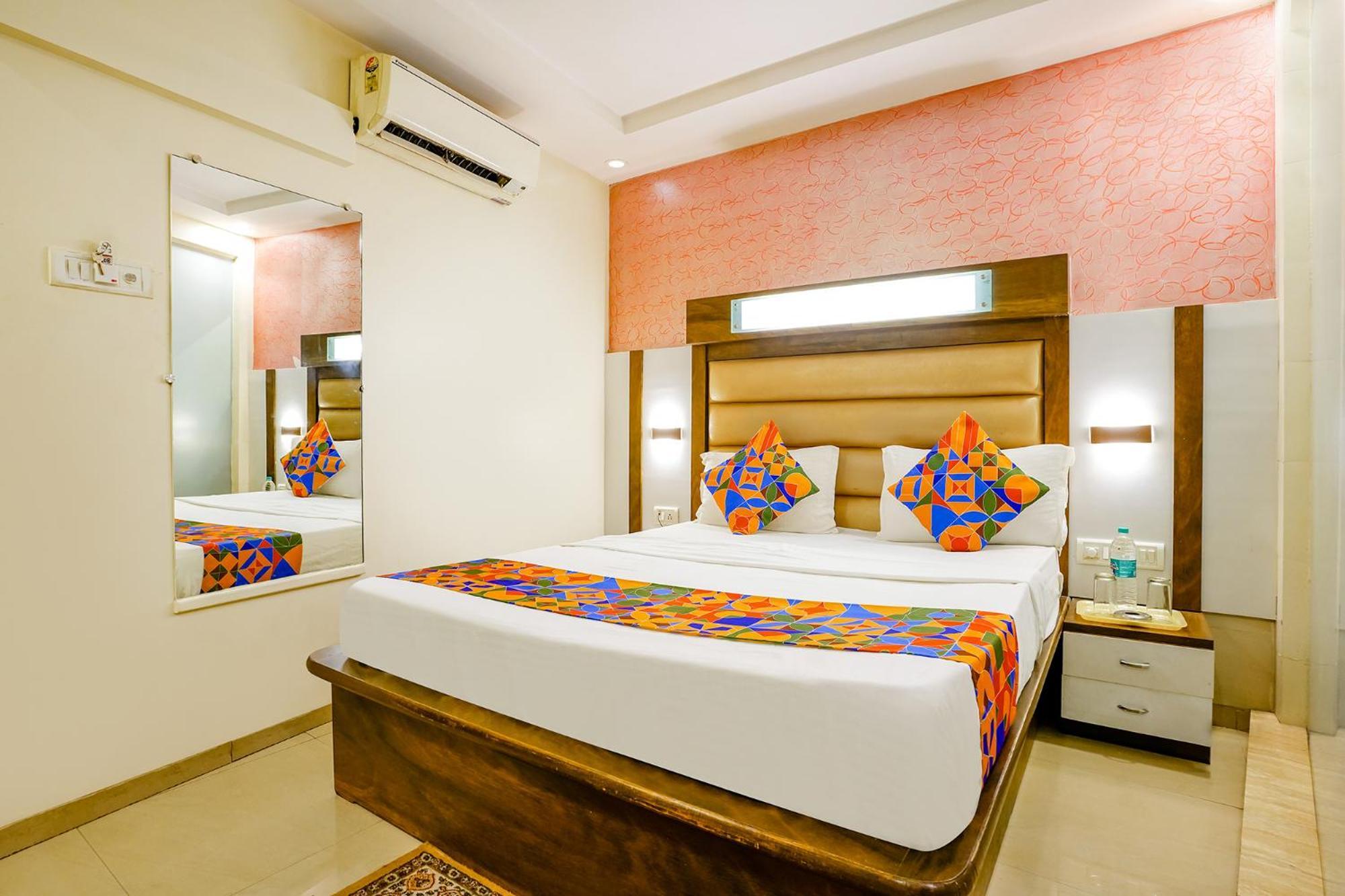 Hotel Naivedhya By Kwality Inn ธาเน ภายนอก รูปภาพ