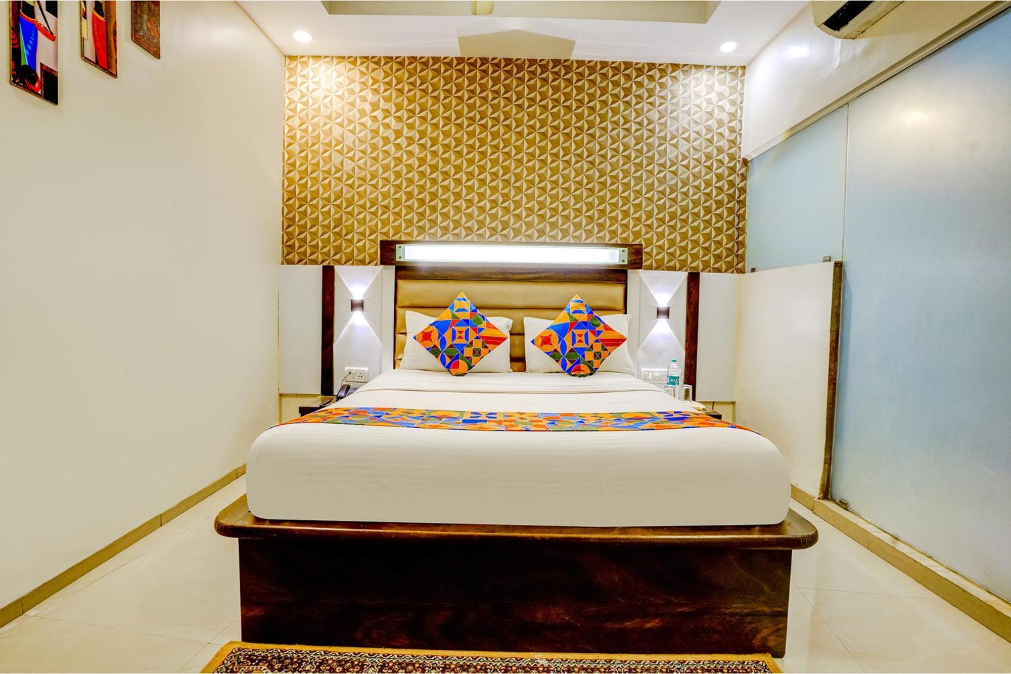 Hotel Naivedhya By Kwality Inn ธาเน ภายนอก รูปภาพ