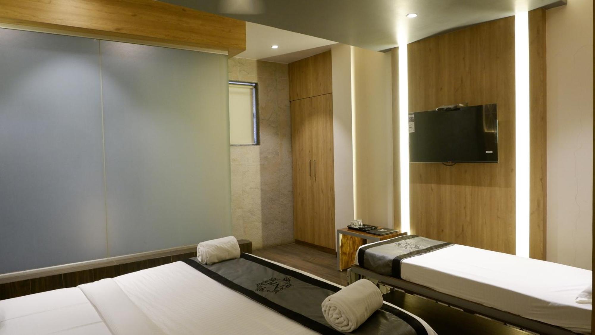 Hotel Naivedhya By Kwality Inn ธาเน ภายนอก รูปภาพ